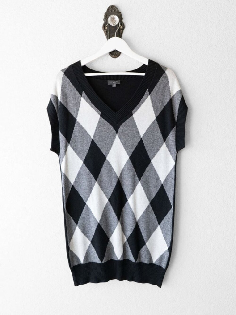 The Limited Sweater Vest Womens M Black White Argyle V Neck Preppy Y2K Knit